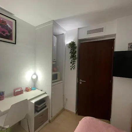 Habitacion Con Aseo Con Ducha Zona Ushuaia Y Hi-2