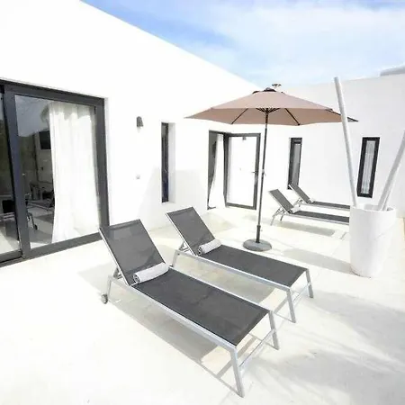 Balinese Villa Near The Beach Outdoor Jacuzzi-2