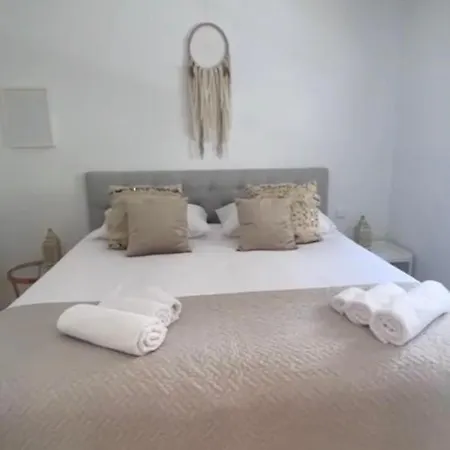 2 Bedrooms Luxe Playa D'Bossa W/Parking-3