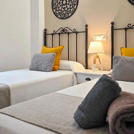 Azuline Hostal Dinamarca-2