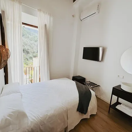 Fornalutx Petit Hotel - Bed&Breakfast-3