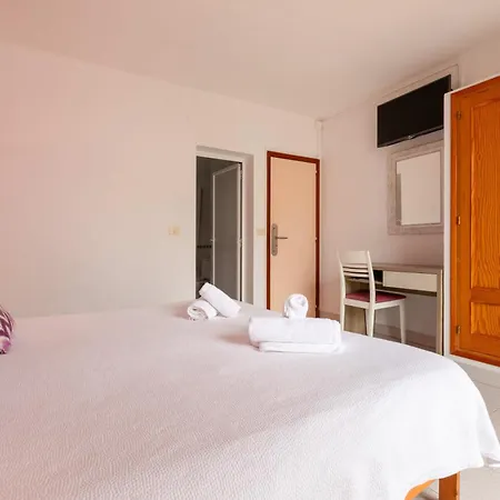 Hostal Mari-3