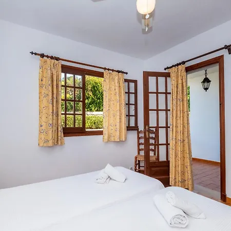 Apartamentos Son Bou Gardens By Menorcarentals-3