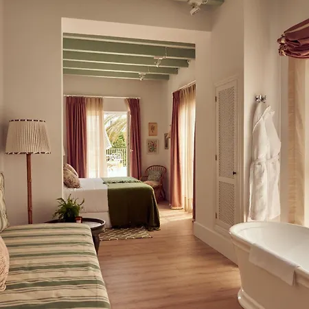 Cristine Bedfor Mahon Boutique Hotel-2