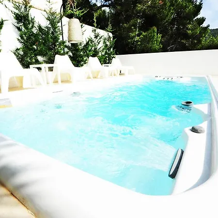 Balinese Villa Near The Beach Outdoor Jacuzzi-3