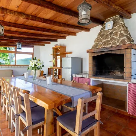 Villa In Playa D'En Bossa Sleeps 9-3