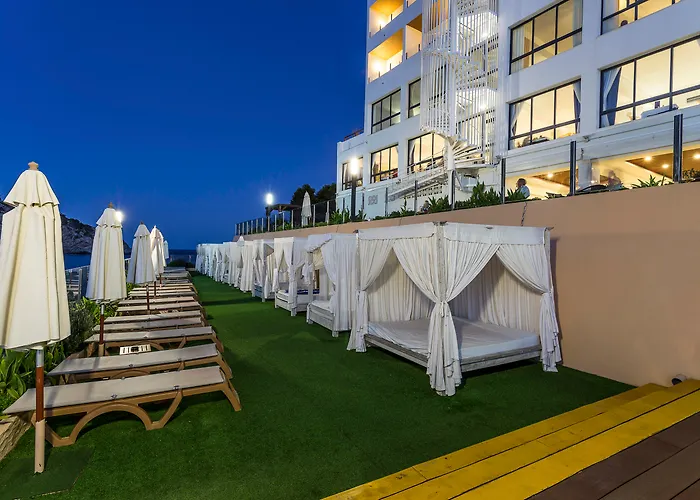 Palladium Hotel Cala Llonga - Adults Only