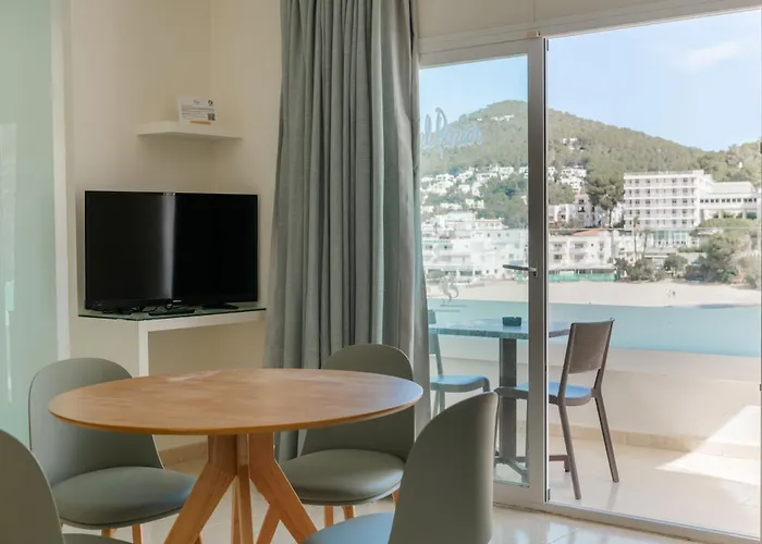 Hotels met zwembad in Cala Llonga (Ibiza)