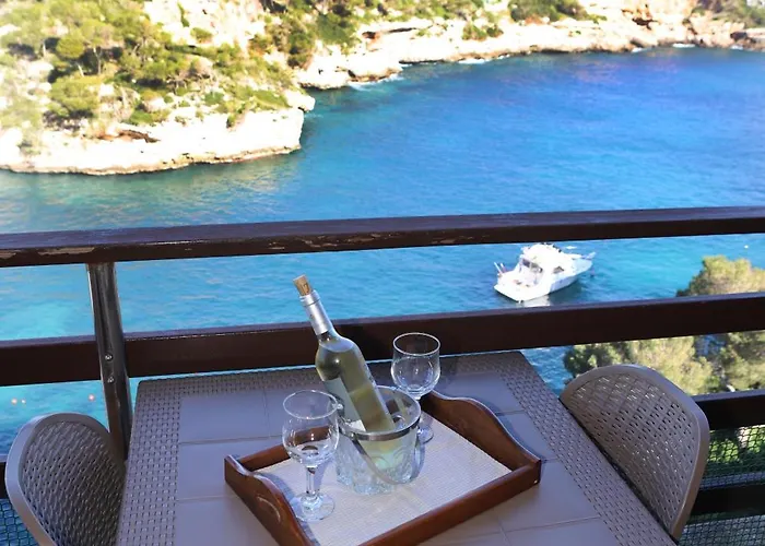 Apartamentos Llevant Cala Figuera 