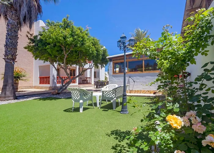 Villa In Playa D'En Bossa Sleeps 9 Ibiza que aceita animais de estimação