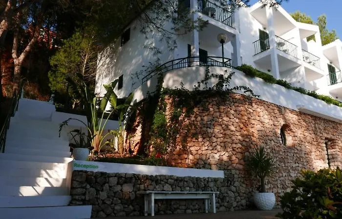 Apartamentos Desmais Cala Galdana 